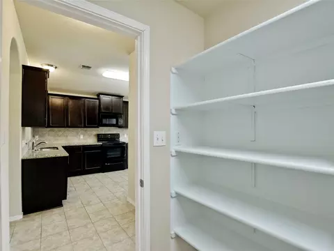 Entry Way - 141 Igneous Ln, Jarrell, TX 76537 photo 2 of 2