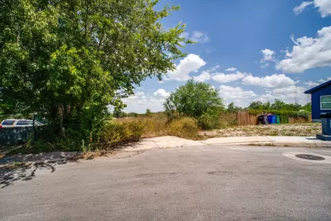 226 Beethoven St, San Antonio, TX 78210