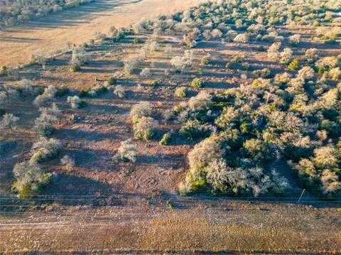 000 Sandy Pine Rd, Luling, TX 78648 photo 11