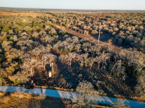 000 Sandy Pine Rd, Luling, TX 78648 photo 5