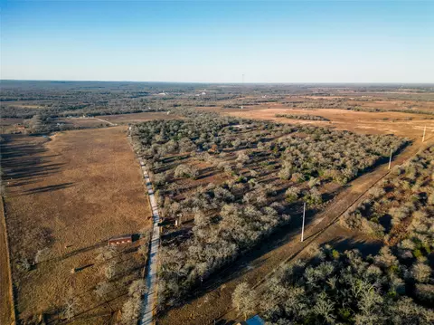 000 Sandy Pine Rd, Luling, TX 78648 photo 3