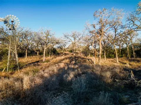 000 Sandy Pine Rd, Luling, TX 78648 photo 19