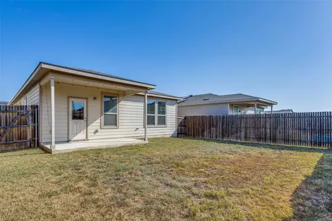 Exterior - 137 Miracle Dr, Jarrell, TX 76537 photo 5 of 6