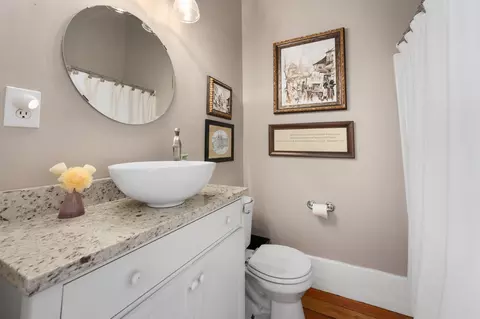 Bath - 603 E 7th St, Georgetown, TX 78626 photo 2 of 5