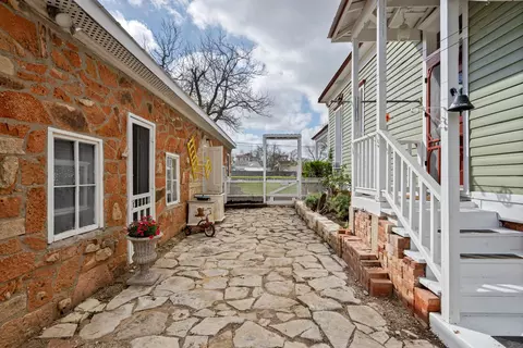 Exterior - 603 E 7th St, Georgetown, TX 78626 photo 7 of 10