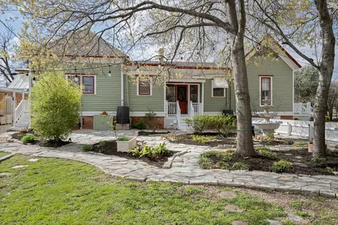 Exterior - 603 E 7th St, Georgetown, TX 78626 photo 3 of 10