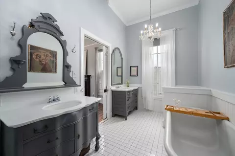 Bath - 603 E 7th St, Georgetown, TX 78626 photo 1 of 5