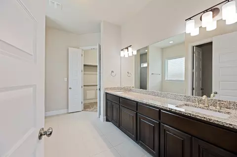 Bath - 912 Isaias Dr, Leander, TX 78641 photo 1 of 4
