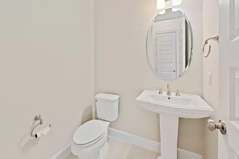Bath - 912 Isaias Dr, Leander, TX 78641 photo 3 of 4