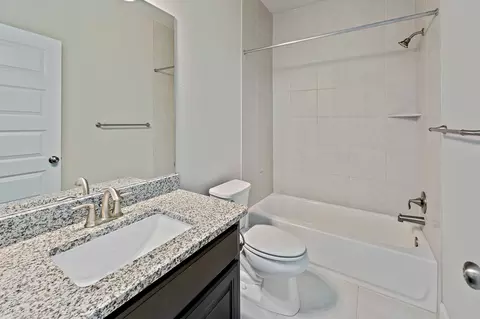 Bath - 912 Isaias Dr, Leander, TX 78641 photo 4 of 4