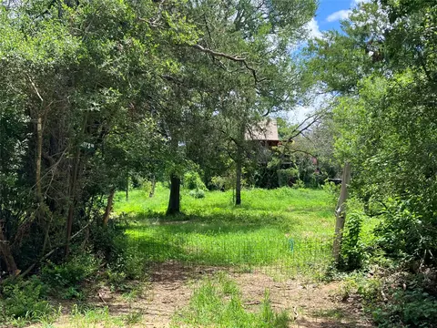 693 Saint Marys Rd, Rosanky, TX 78953