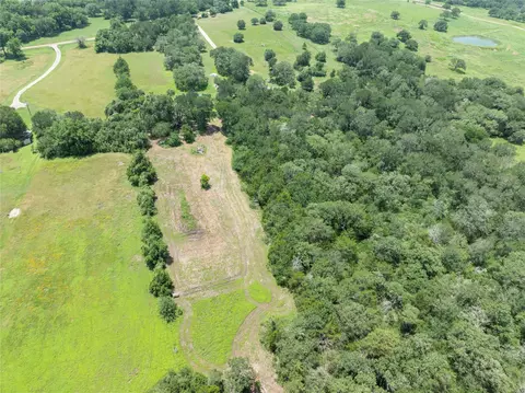 5109 Hranicky Rd, Schulenburg, TX 78956 photo 9