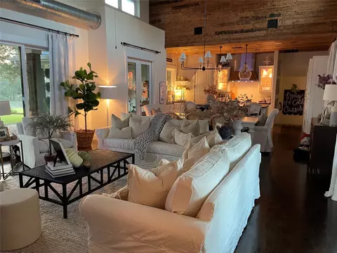 1899 Trebled Waters Trl, Driftwood, TX 78619