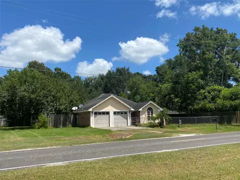 920 W Buccaneer Dr W, Winnie, TX 77665
