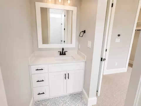 Bath - 308 Axis Loop, Georgetown, TX 78628 photo 7 of 9