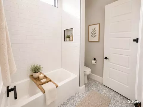 Bath - 308 Axis Loop, Georgetown, TX 78628 photo 6 of 9