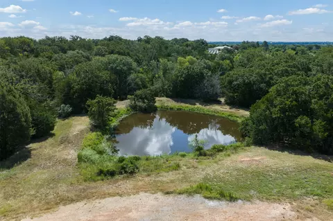 3555 County Road 430, Dime Box, TX 77853