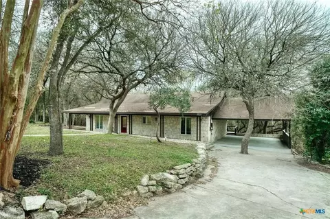 1529 N Colorado St N, Lockhart, TX 78644
