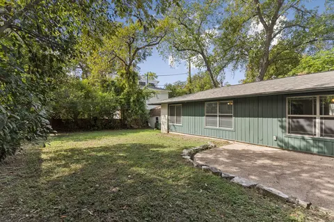 Exterior - 709 E 44th St, Austin, TX 78751 photo 8 of 8