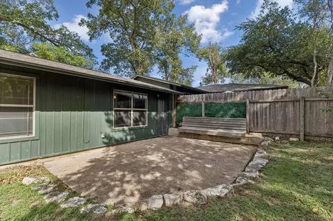 Exterior - 709 E 44th St, Austin, TX 78751 photo 7 of 8