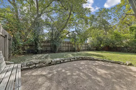 Exterior - 709 E 44th St, Austin, TX 78751 photo 6 of 8