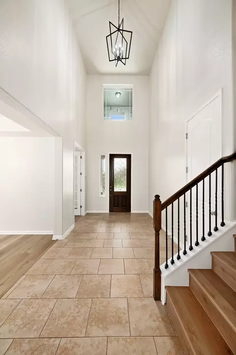Entry Way - 20416 Shellduck Dr, Pflugerville, TX 78660 photo 3 of 7
