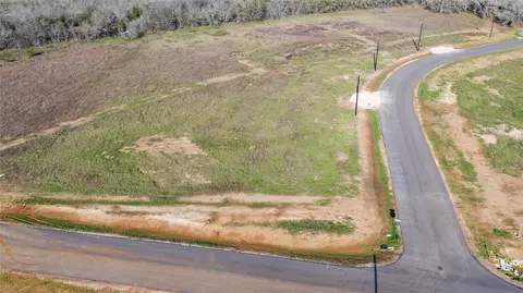 101 Azalea Ct, Dale, TX 78616