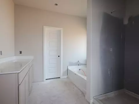 Bath - 7432 Pullman Cv, Austin, TX 78747 photo 1 of 2
