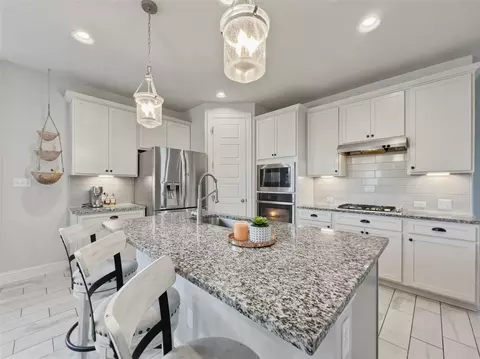 Kitchen - 309 Gaida Loop, Georgetown, TX 78628 photo 2 of 2