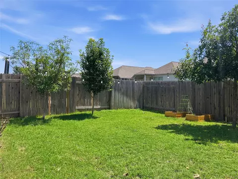 Exterior - 309 Gaida Loop, Georgetown, TX 78628 photo 4 of 6