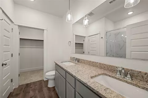Bath - 552 Gus Loop, Georgetown, TX 78626 photo 2 of 3