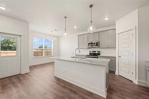 Kitchen - 552 Gus Loop, Georgetown, TX 78626 photo 1 of 3