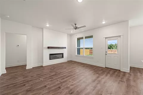 Living - 552 Gus Loop, Georgetown, TX 78626 photo 4 of 4
