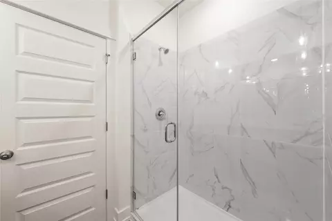 Bath - 552 Gus Loop, Georgetown, TX 78626 photo 1 of 3
