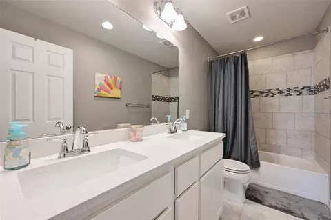 Bath - 160 Thornless Cir, Buda, TX 78610 photo 3 of 3