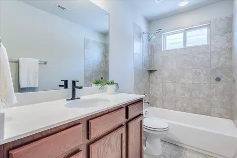 Bath - 312 Triumph Rd, Buda, TX 78610 photo 3 of 3