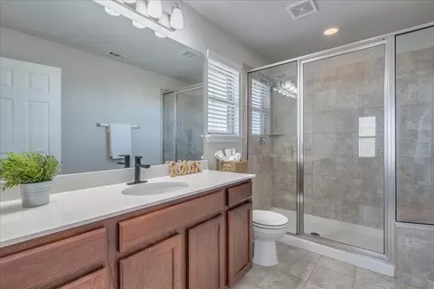 Bath - 312 Triumph Rd, Buda, TX 78610 photo 2 of 3