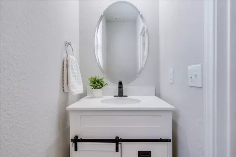 Bath - 312 Triumph Rd, Buda, TX 78610 photo 1 of 3