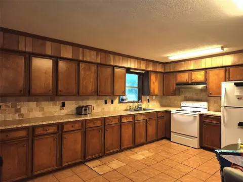 125 Hunters Dr, Trinity, TX 75862 photo 4