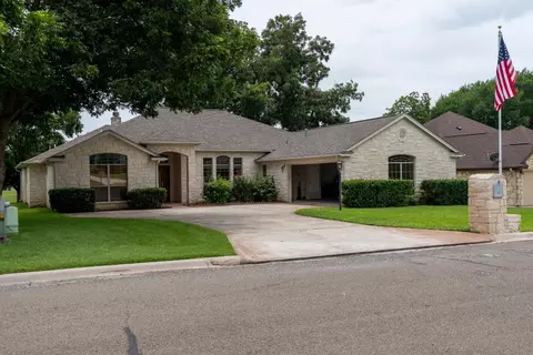 401 Olympia Fields St, Meadowlakes, TX 78654
