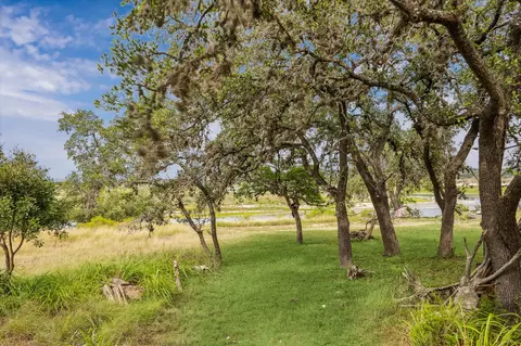 742 Park Shrs, Canyon Lake, TX 78133