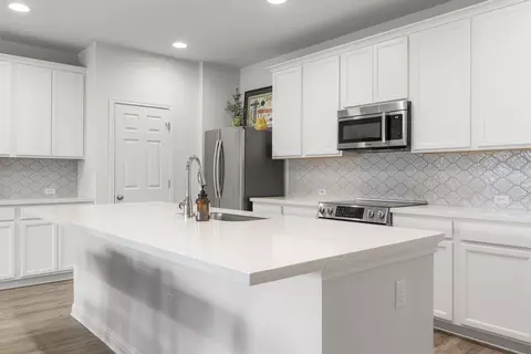 Kitchen - 16601 Sumptuous Dr, Manor, TX 78653 photo 2 of 4