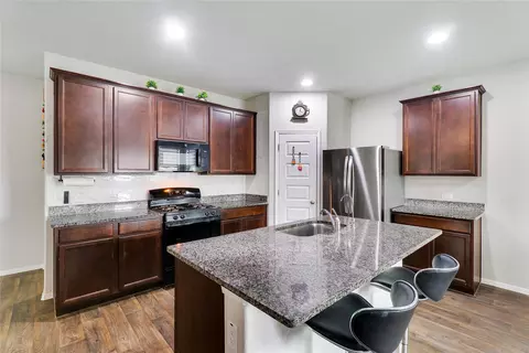 Kitchen - 33 Bent Trail Ln, Georgetown, TX 78628 photo 1 of 3