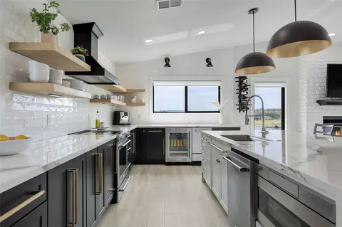 3900 Lake Park Cv, Lago Vista, TX 78645