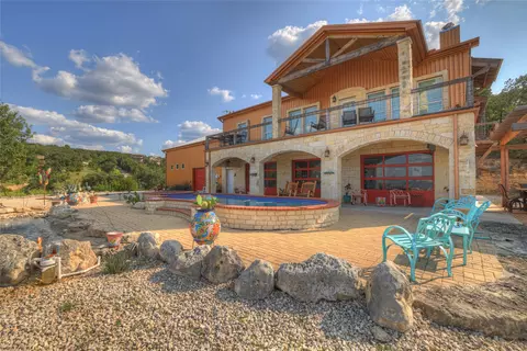 2611 Westview Dr, Canyon Lake, TX 78133