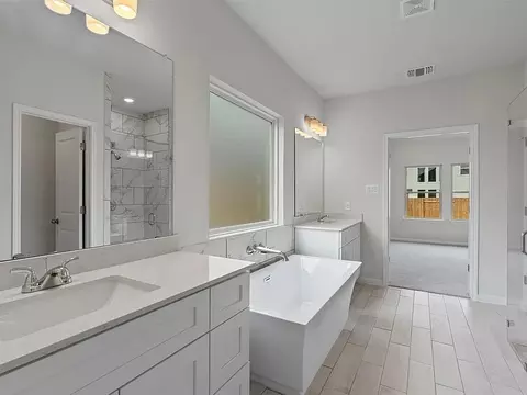 Bath - 128 Comet Pointe Dr, Georgetown, TX 78628 photo 1 of 6