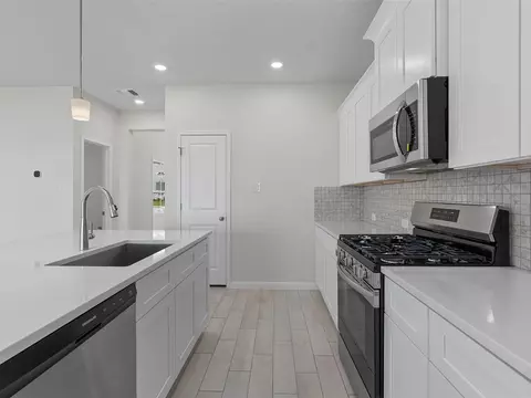 Kitchen - 128 Comet Pointe Dr, Georgetown, TX 78628 photo 1 of 3