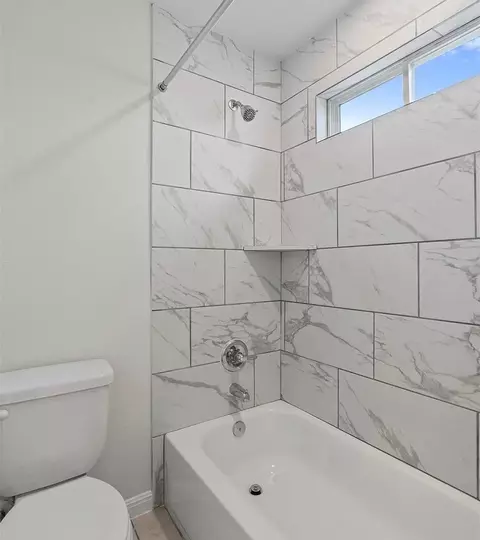Bath - 128 Comet Pointe Dr, Georgetown, TX 78628 photo 6 of 6