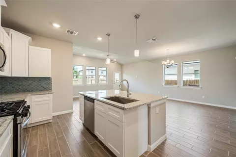 Kitchen - 128 Comet Pointe Dr, Georgetown, TX 78628 photo 2 of 2