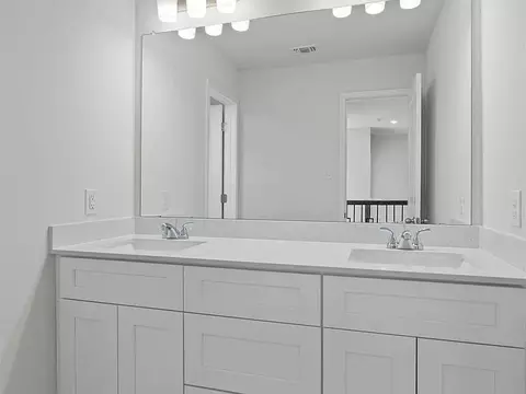 Bath - 128 Comet Pointe Dr, Georgetown, TX 78628 photo 5 of 6